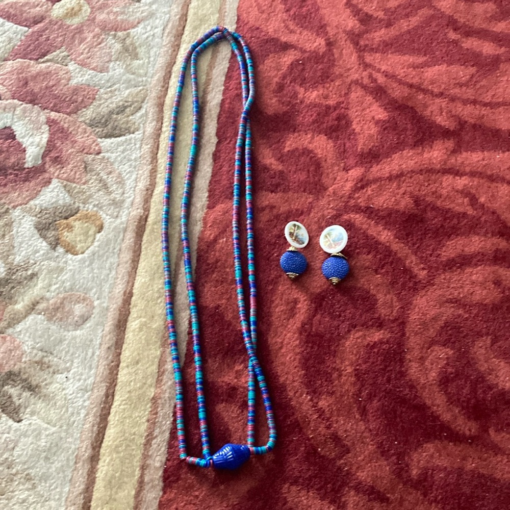 Necklace and earrings set